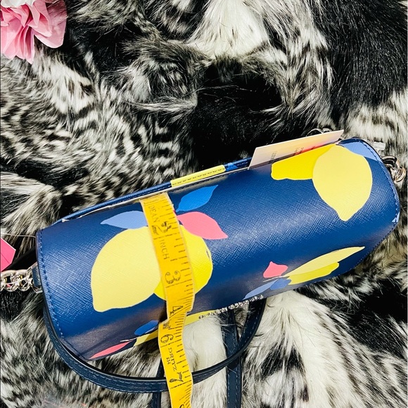 nwt! L🍋VE! this kate spade ♠️ small flap crossbody in citrus print - Picture 16 of 17